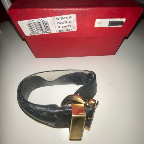 Salvatore Ferragamo Gancio Buckle Leather Bracelet - Picture 13 of 14